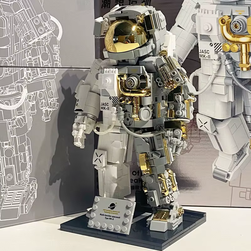 Semi-mechanical Astronaut